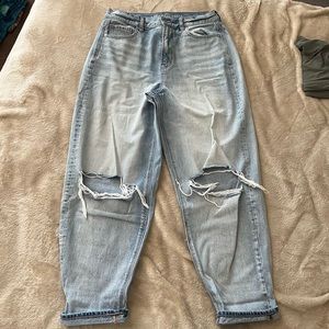 American Eagle relaxed mom jeans